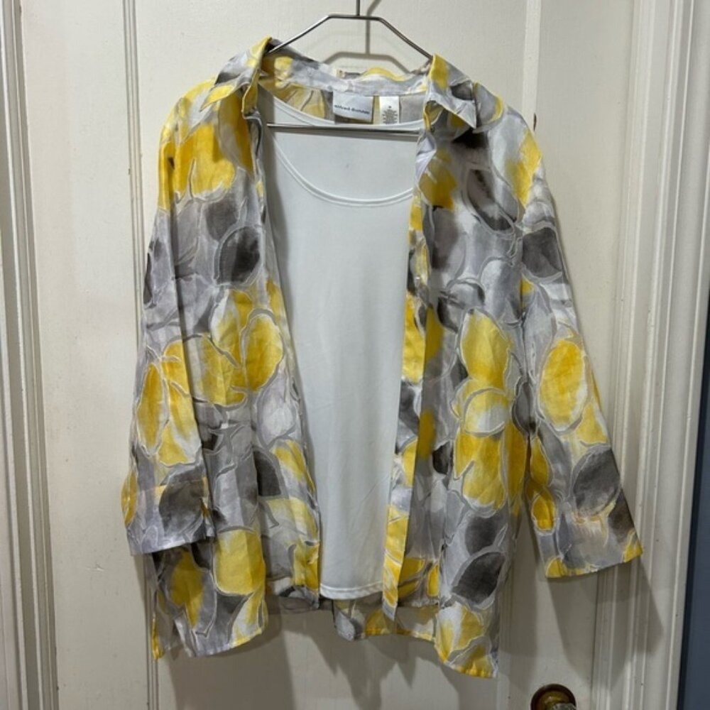 Alfred Dunner size 18 Yellow and Gray Floral top  with White Tank
